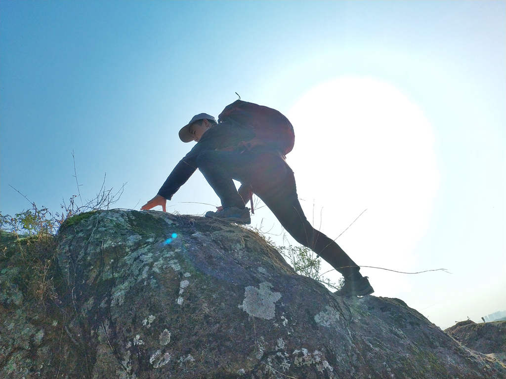 温暖舒适轻盈灵活——阿迪达斯HYBDSTRPTWT18男子户外长裤测评