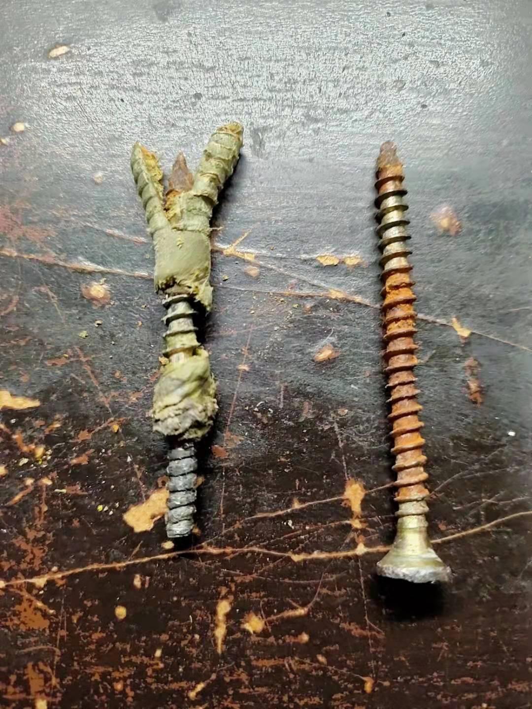 膨胀螺丝断了瓷砖孔里怎么取出,马桶盖膨胀螺丝断了怎么拆视频