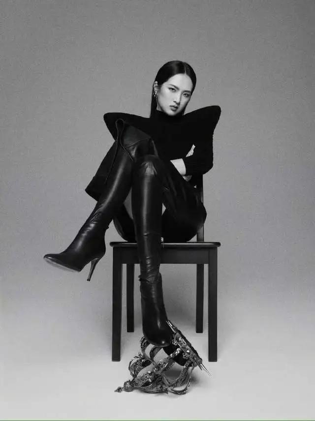 华为小公主：哈佛学霸不当赌王儿媳妇，和王子翩翩起舞组千亿女团