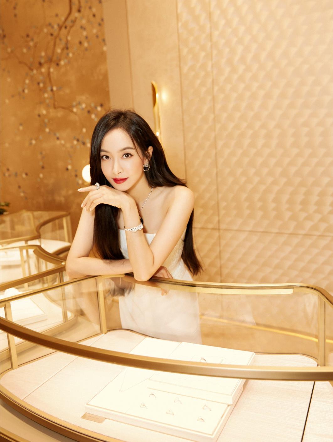 卡地亚黄金手镯love系列,love系列卡地亚手镯带钻