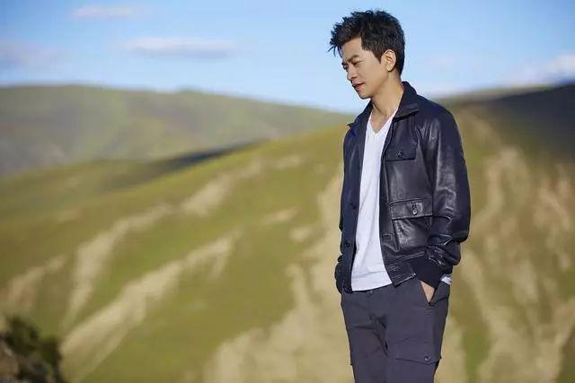 一首适合一个人静静聆听的歌,10首适合一个人听的歌