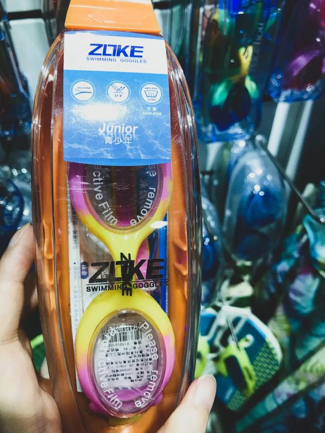 带宝宝游泳用什么泳镜,儿童初学游泳需要买泳帽吗