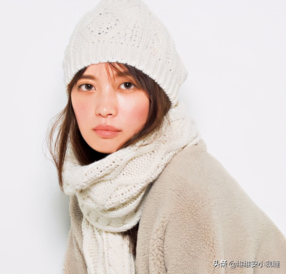 刘雯最新街拍出炉冬天就该这么穿,刘雯惊艳穿衣搭配