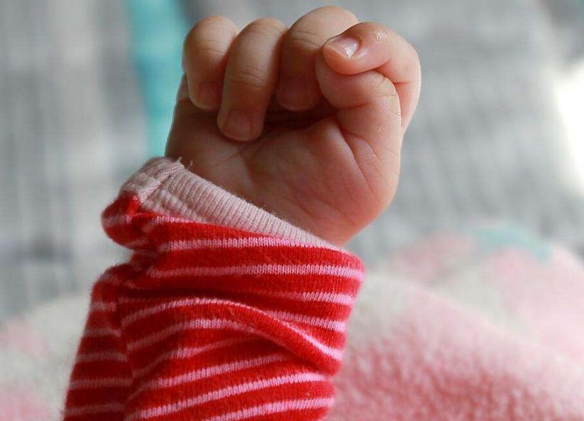 宝宝从三个月到七个月一直流口水,三个月宝宝突然口水变多还吐泡泡