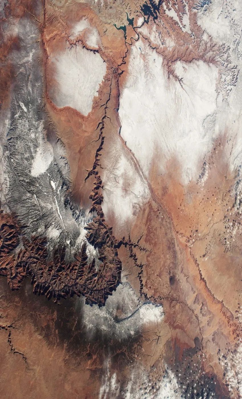 地球走向何处,地球南北极通往何处视频