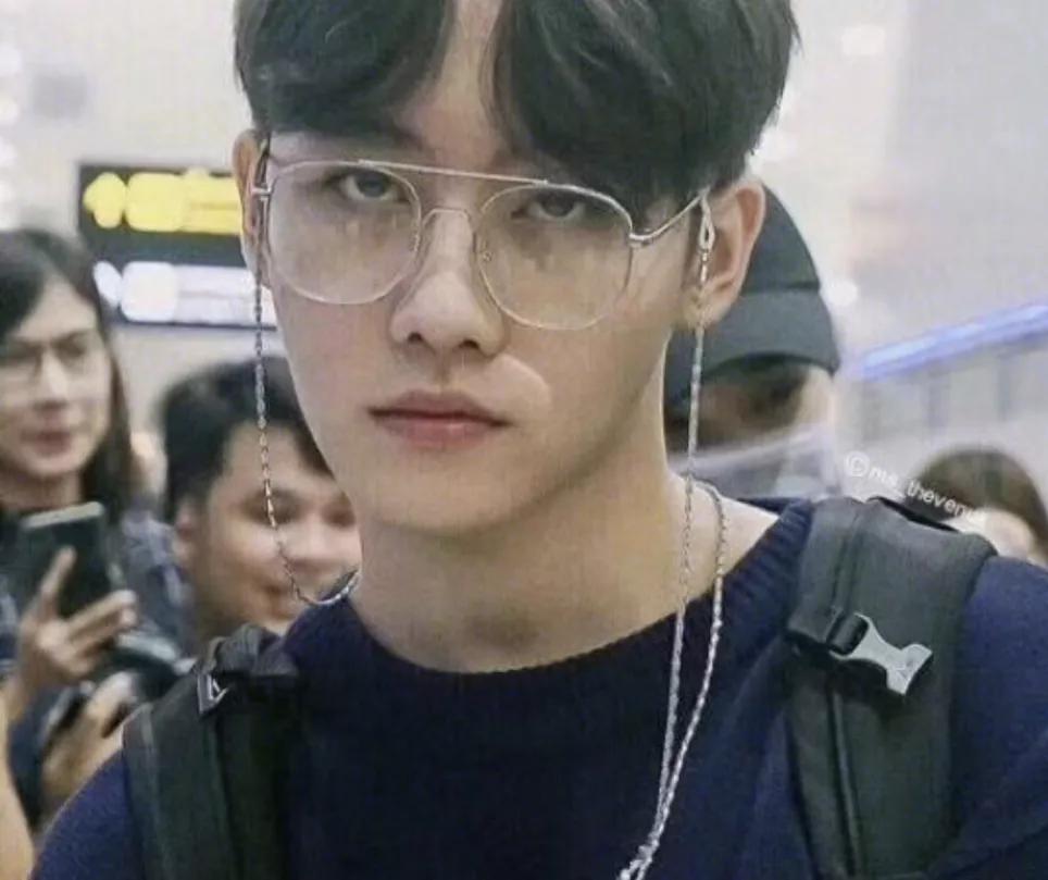 今年最流行的眼镜框,最近比较流行什么眼镜框