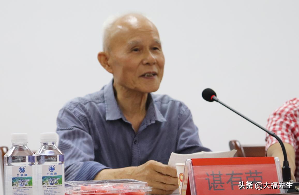 钢铁年代战友重逢,钢铁情怀