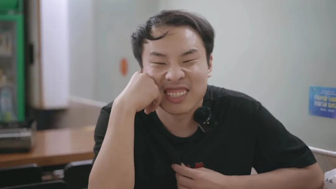 丑男微卷,丑男内心阴暗