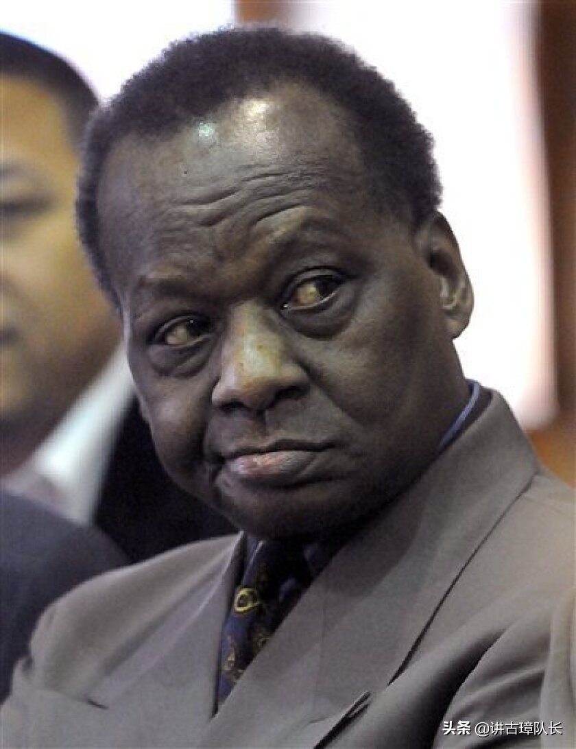 奥巴马亲弟弟在中国娶妻生子,奥巴马他兄弟定居在中国吗