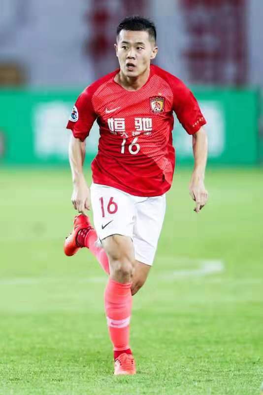 恒大新能源汽车恒驰惊艳亮相,恒驰登场恒大驶入新赛道