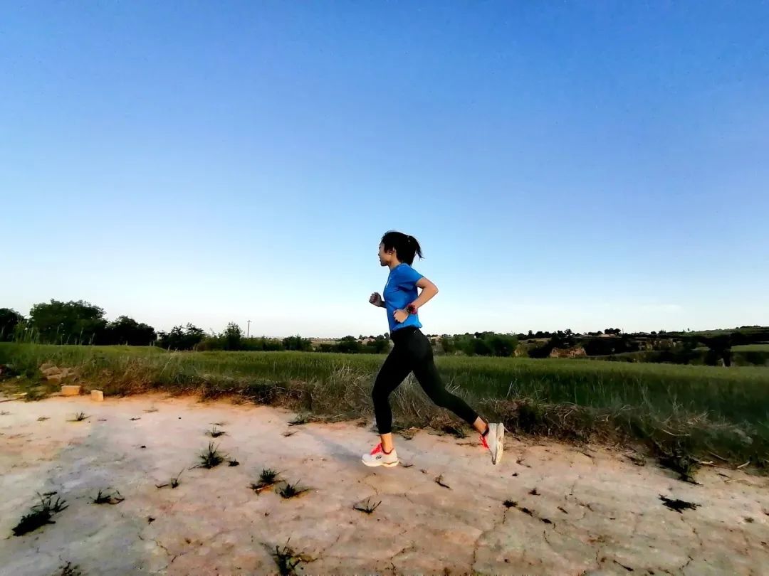 卡西欧gbd-h1000gps功能,卡西欧gbd-h1000有六局电波吗