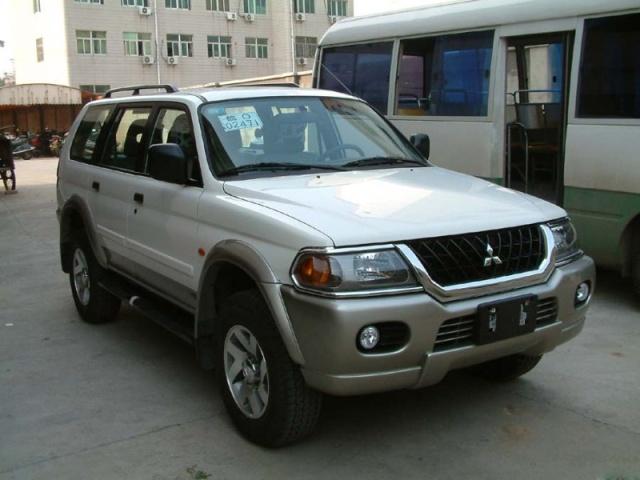 三菱帕杰罗速跑v5,三菱帕杰罗速跑2.4越野车