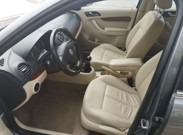 2014年上牌二手大众朗逸评测,2010款2.0朗逸手动二手能卖多少钱