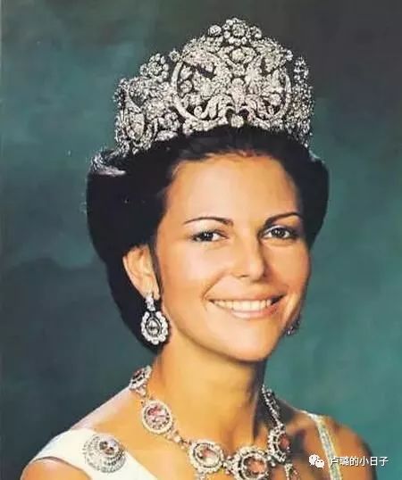 英国女王戴的超级超级珍贵的王冠,各国女王加冕皇冠图片