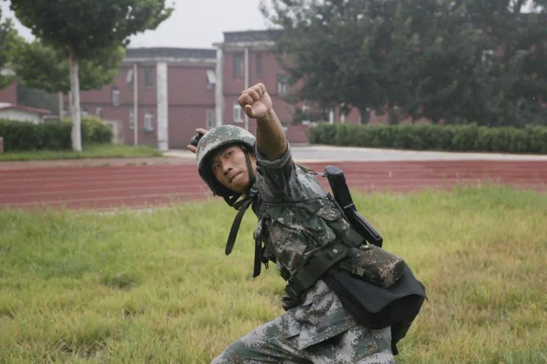 战场怎么躲炮弹,战场上如何躲避无人机