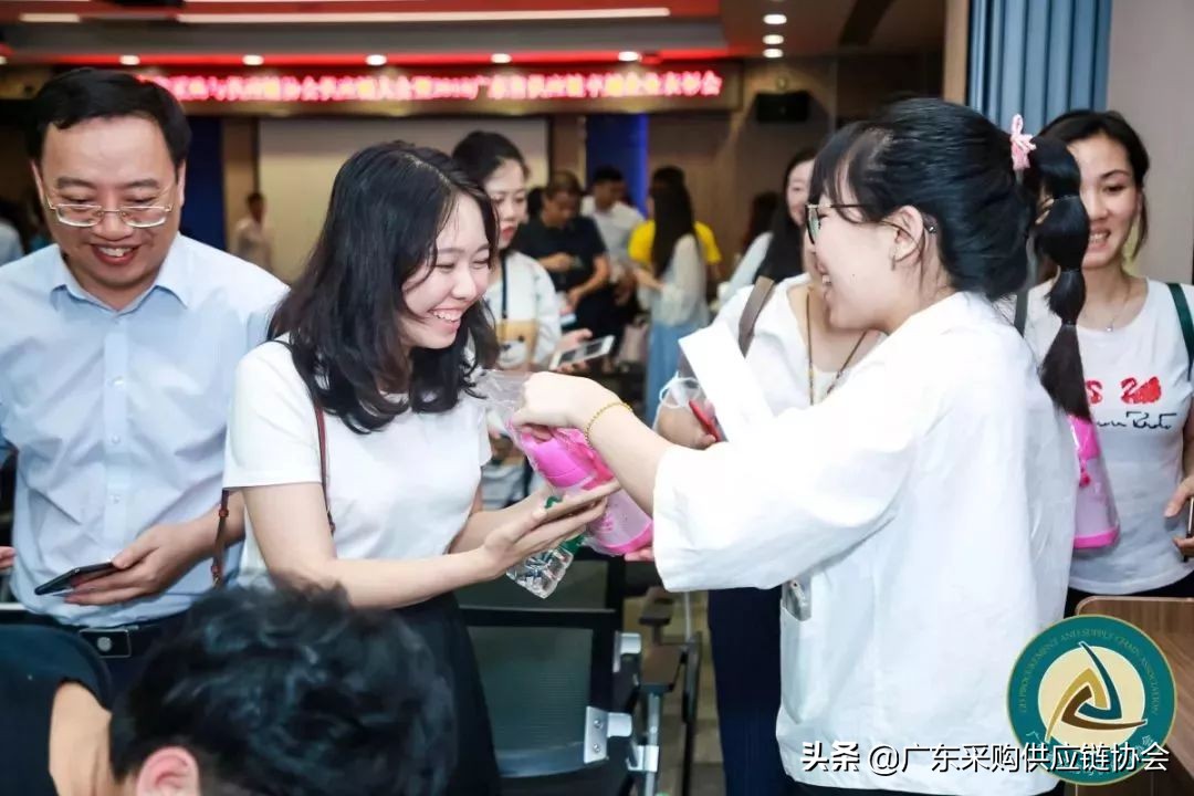 热烈祝贺集团年会圆满成功,热烈祝贺首届电商发展大会