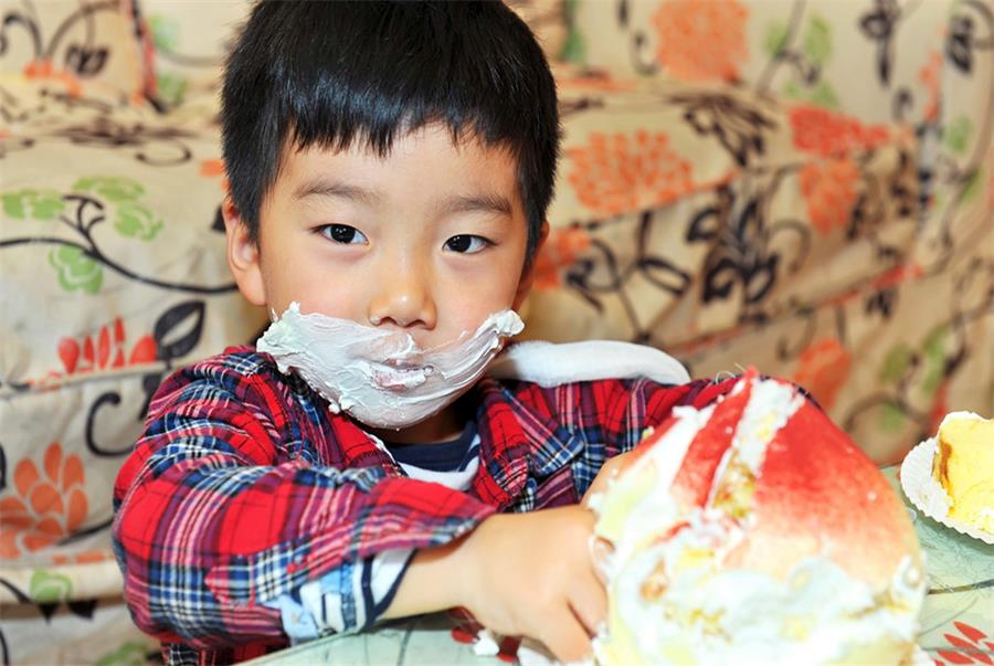 孩子太顽皮该不该打骂,7岁男孩调皮该怎么教育