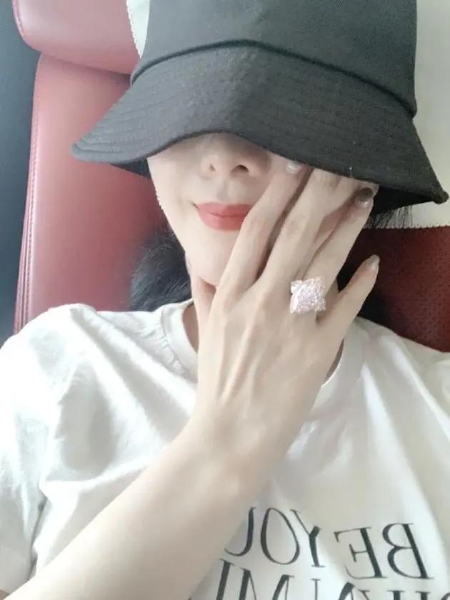 范冰冰生日晒2200万钻戒,富豪送范冰冰5千万钻戒是真是假