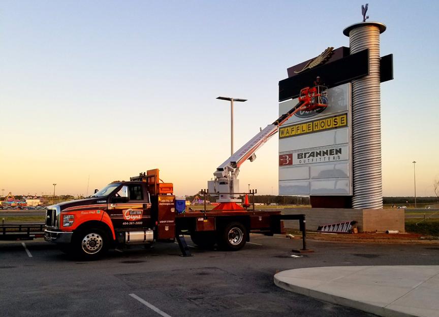 安装高空广告的技巧,高空广告牌安装的国家管理规定