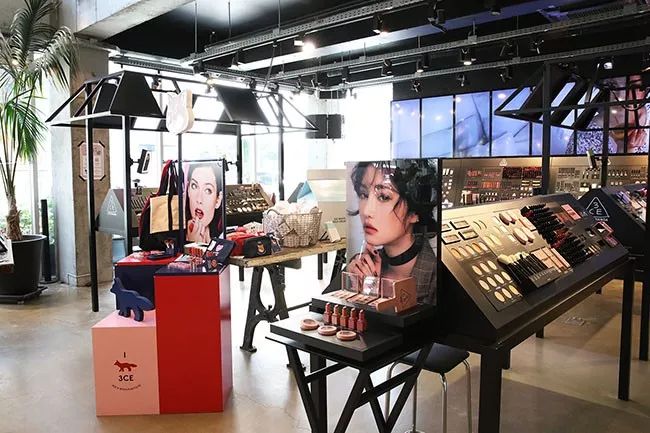 打HPV、考国际驾照、当练习生、看演唱会、泡夜店，这才是首尔