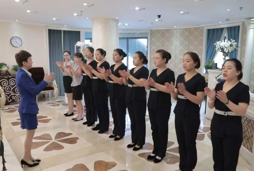 餐饮管理方法与技巧,餐饮前厅4d管理图片