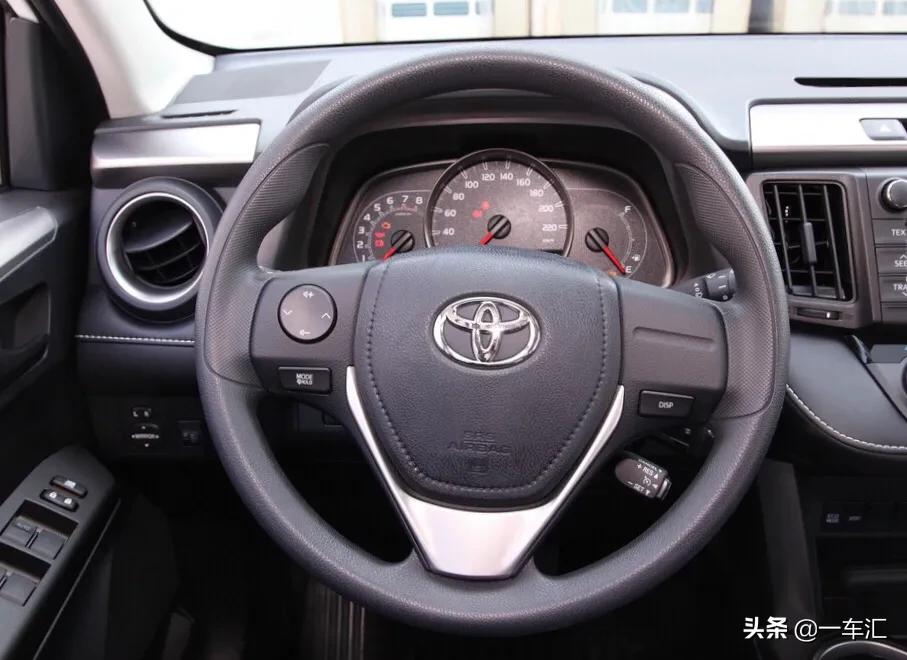 16万多元的丰田RAV4荣放,网友:换代之前,能否学轩逸再火一次