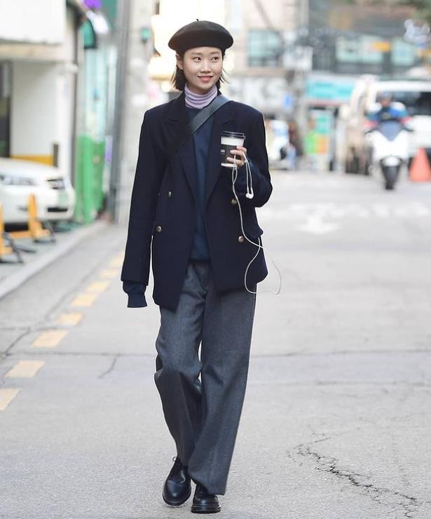 很火的韩国小姐姐穿搭,韩国小姐姐秋冬时尚穿搭