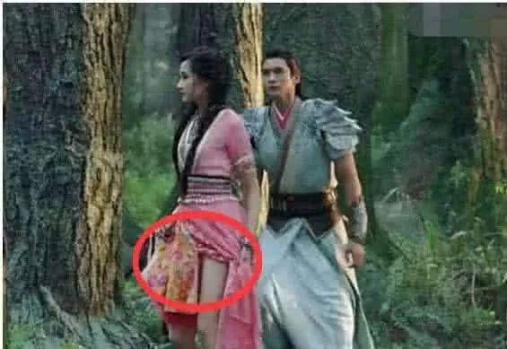 关晓彤穿帮镜头修图,关晓彤神级镜头