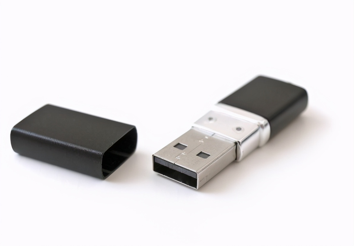 移动硬盘和u盘哪个寿命高,为什么u盘比移动硬盘便宜