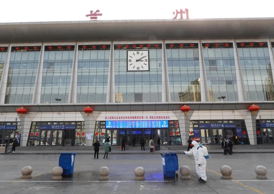 战疫情保春运铁路警察在行动,抗击疫情守护平安摄影征稿