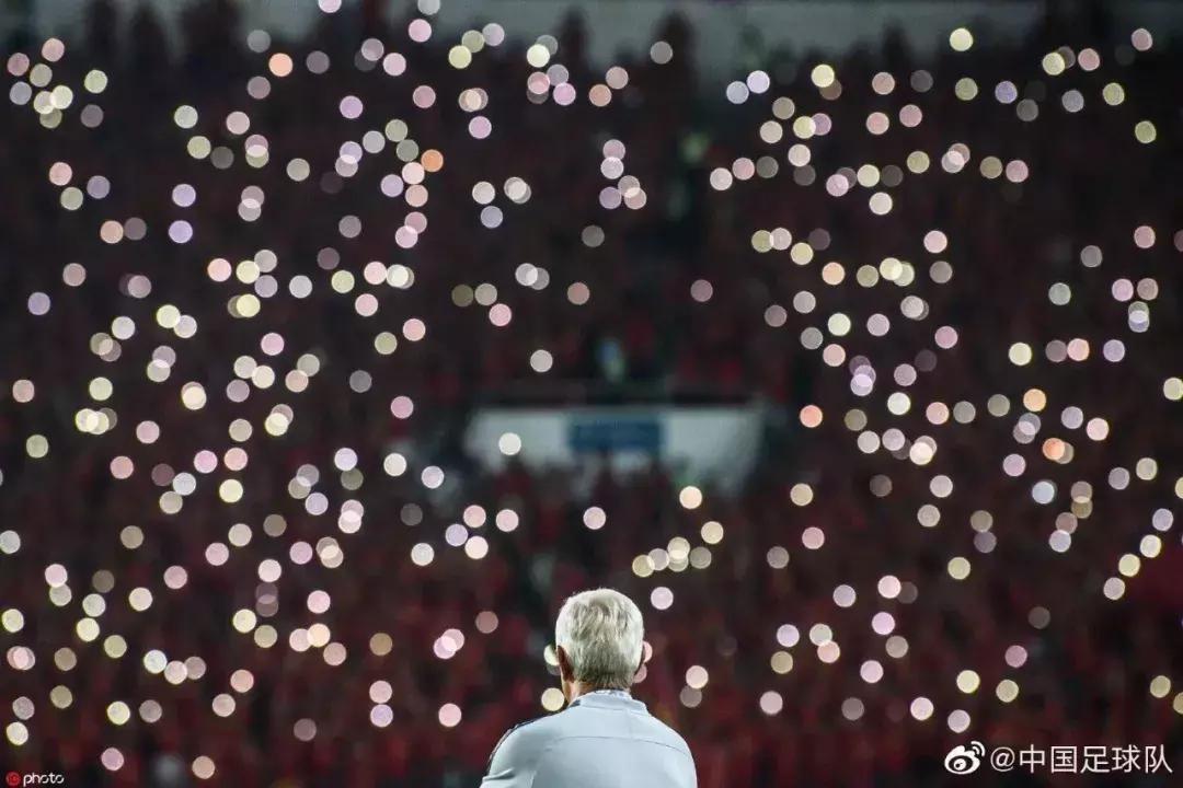 国足7-0大胜乌兹别克斯坦队,国足燃场面