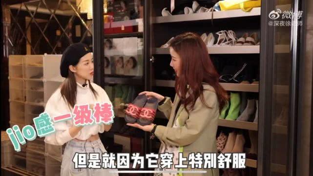 24岁网红就这么有钱？22万包包随便买，家里有个“LV专柜”！