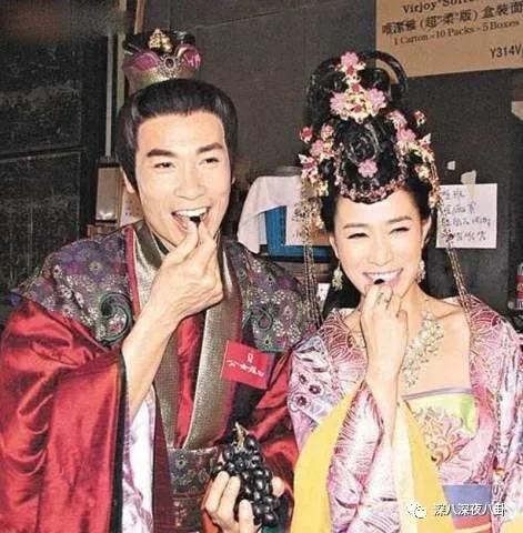 拜金女被退婚,拜金女为富二代抛夫弃子又被抛弃