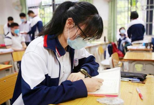 两年内公办私立中小学全部取消,一民办学校通知将停办官方回应