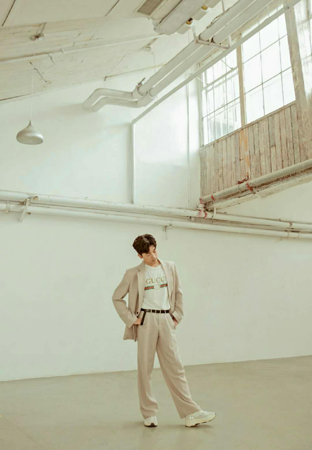 男人三十岁之后不想穿太潮的短袖,男人穿什么牌子短袖有档次