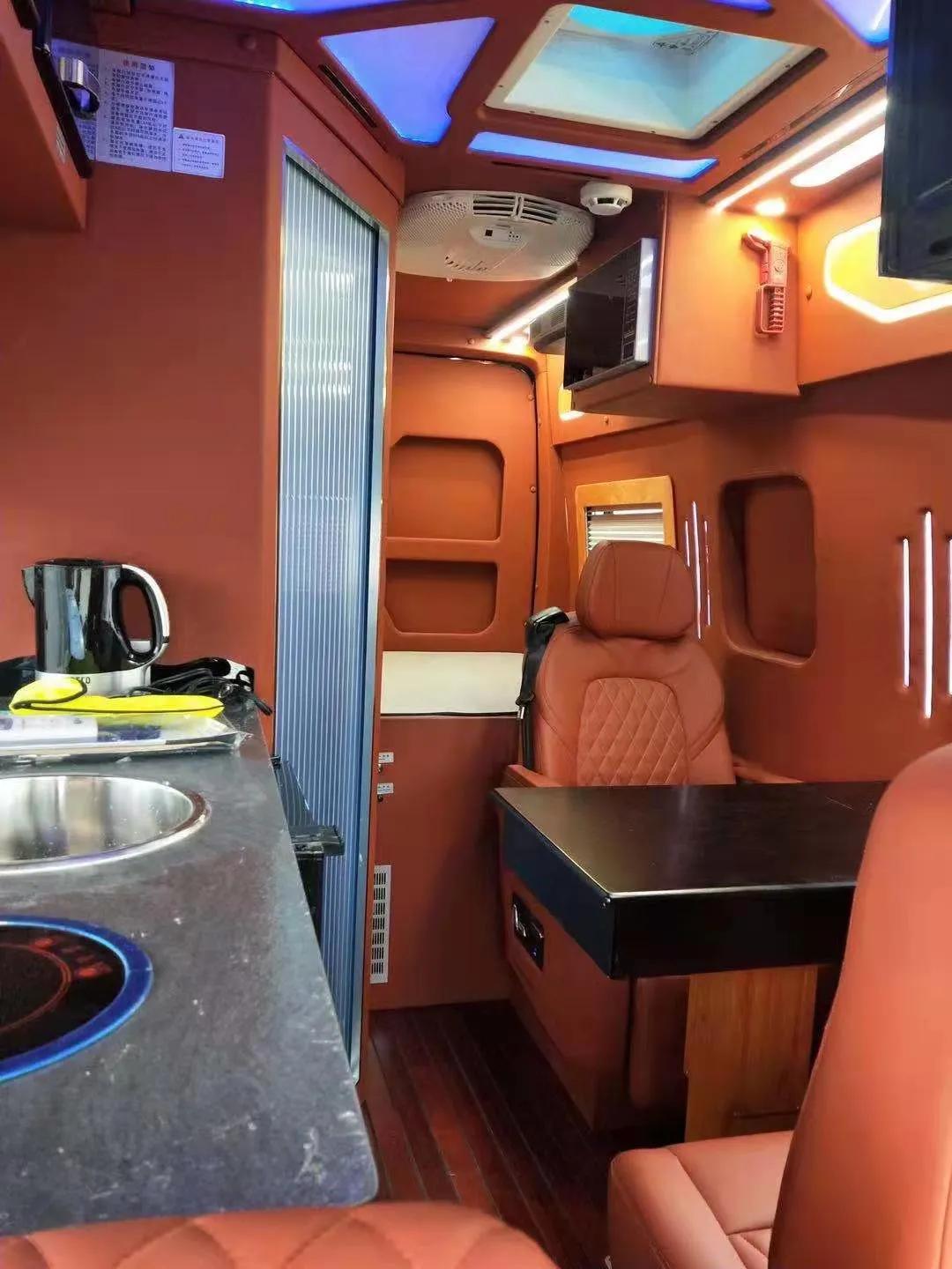 原厂大通v90房车六座六卧,国六上汽大通v90长轴高顶房车