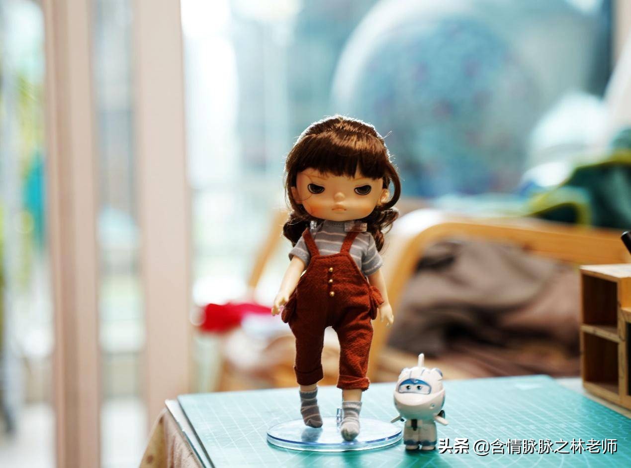 给女儿买了一个芭比娃娃,给女儿买60cm娃娃