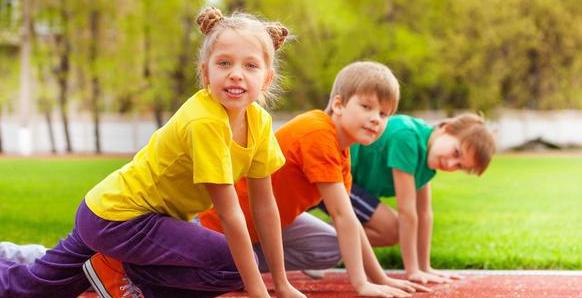 小孩总插话,孩子喜欢接话插话怎么办