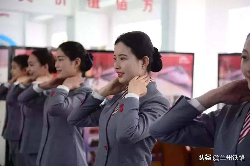 中国铁路制服发展史的图片,中国铁路制服发展历程