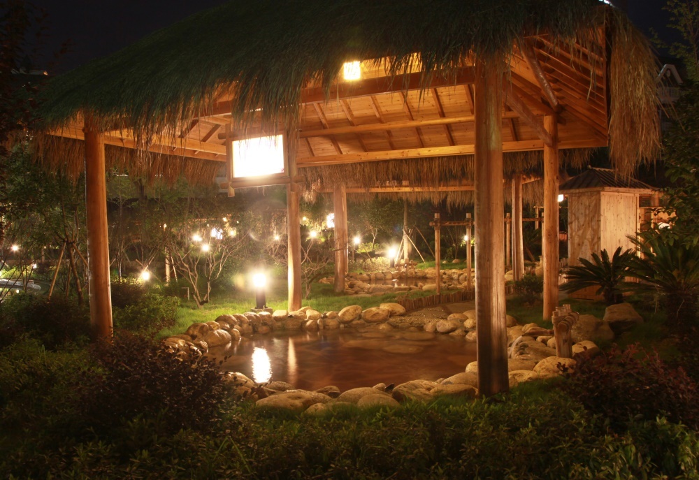 九江-庐山上汤温泉2大2小家庭票不到百元，畅玩温泉区+水上乐园！