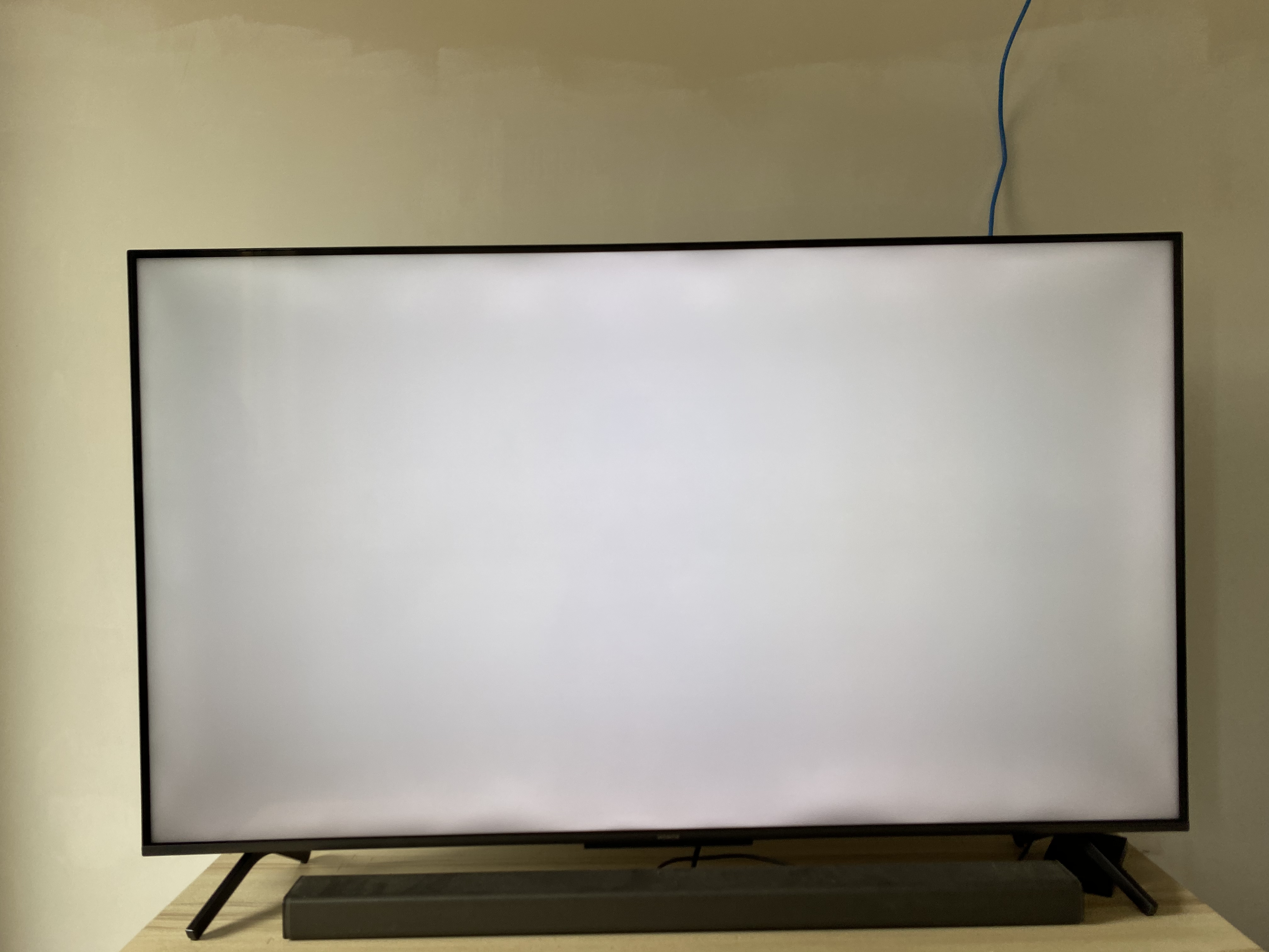 荣耀智慧屏x165寸2022款怎么样,荣耀智慧屏x1屏幕上半部分暗