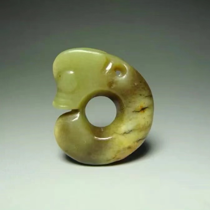 有沁色的假玉是怎样做的,假玉也可以盘出来沁色的吗