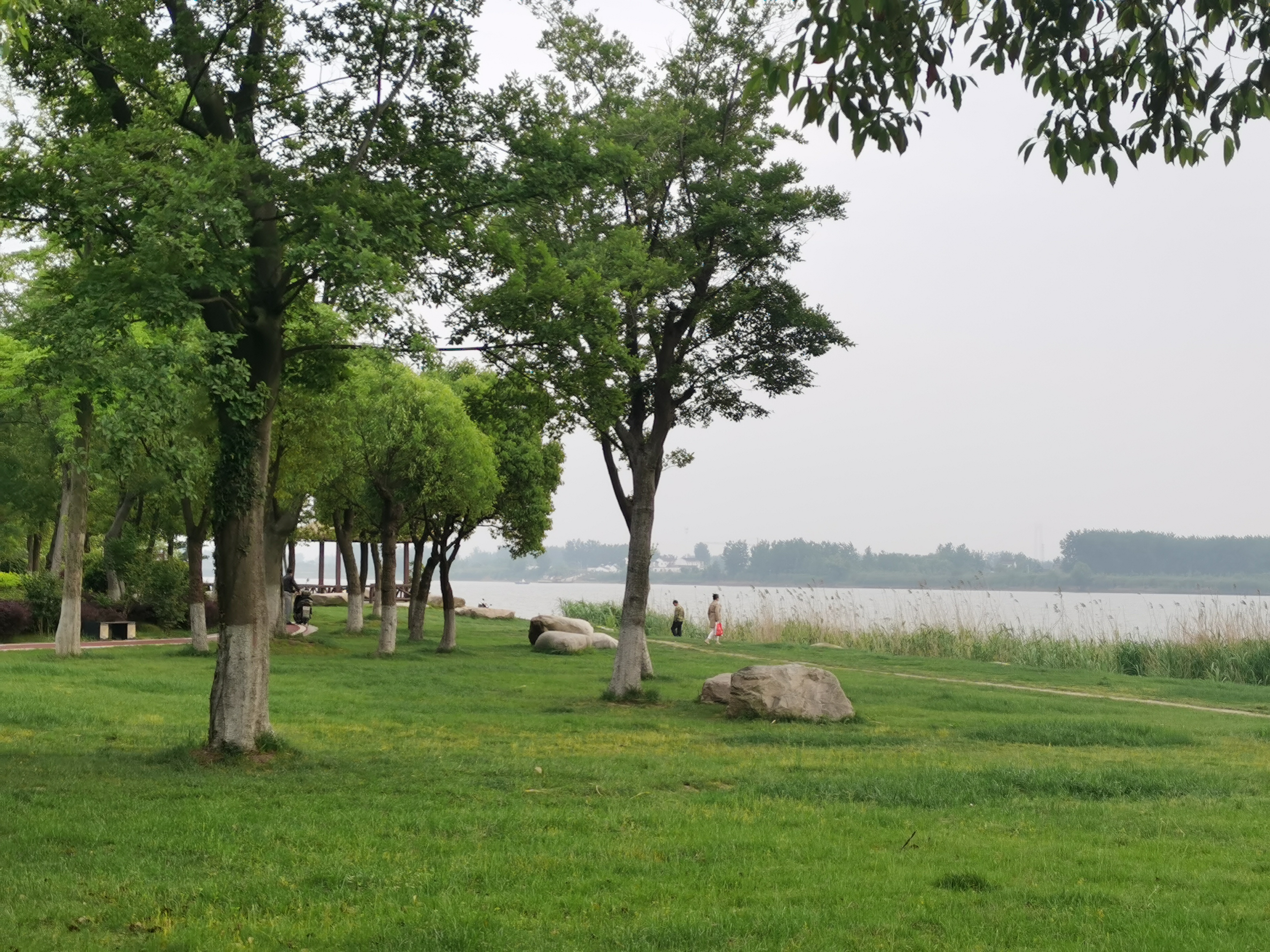 曾经的脏乱差变成了现在的新景观,从面目全非到焕然一新