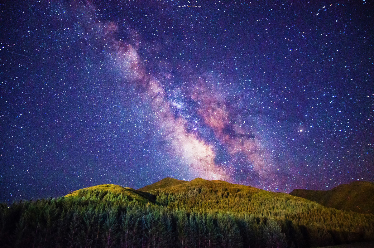 宇宙中真实的黑洞有多大,宇宙中最神秘的黑洞是什么样子