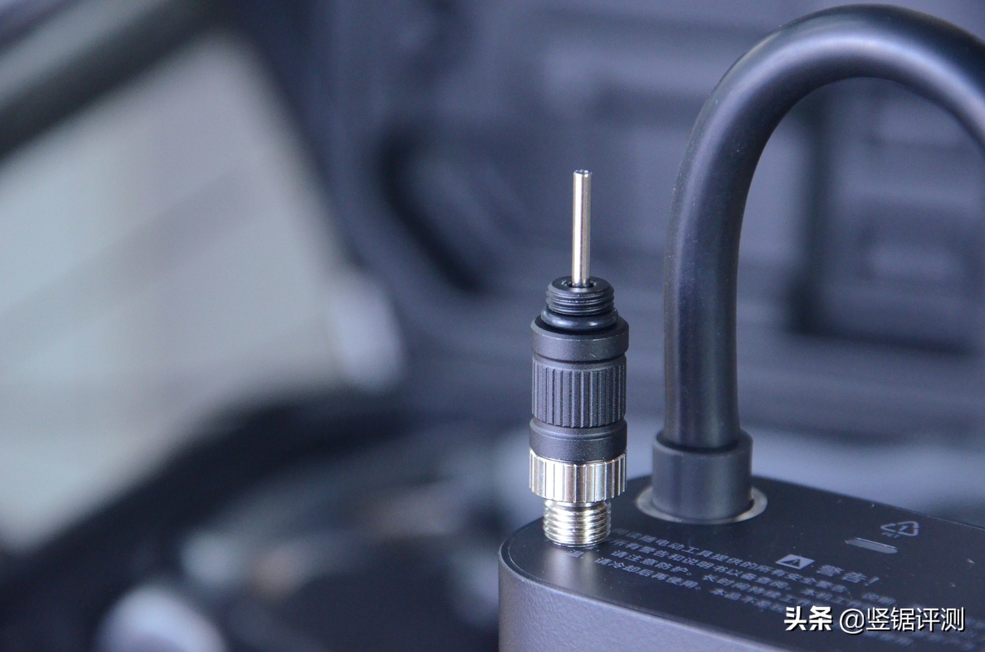 米家充气宝充汽车轮胎,米家充气宝怎么给汽车打气