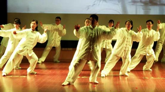 武协传统武术展演,市武协举办太极展演活动