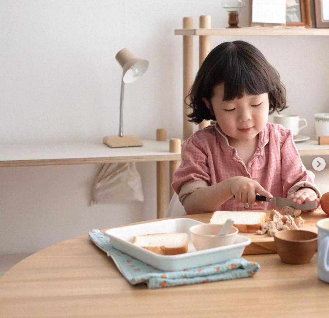 韩国主妇治愈生活,韩国主妇带着婴儿做家务