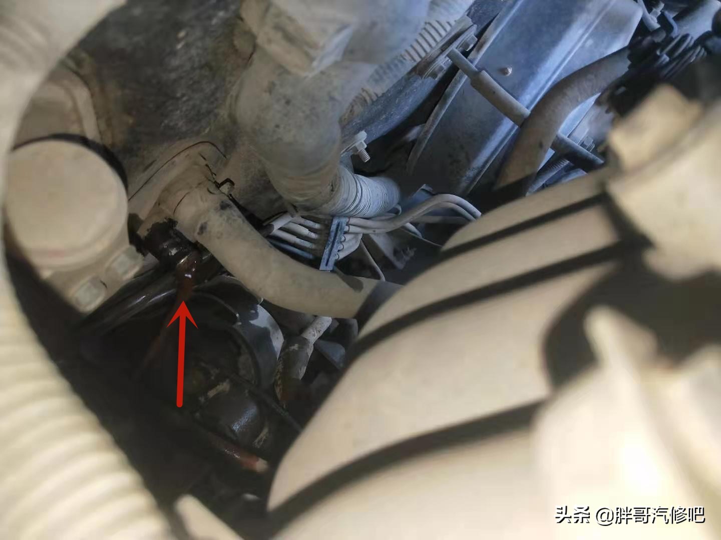 汽车暖风不热清洗暖风水箱管用吗,防冻液用了一段时间没颜色了