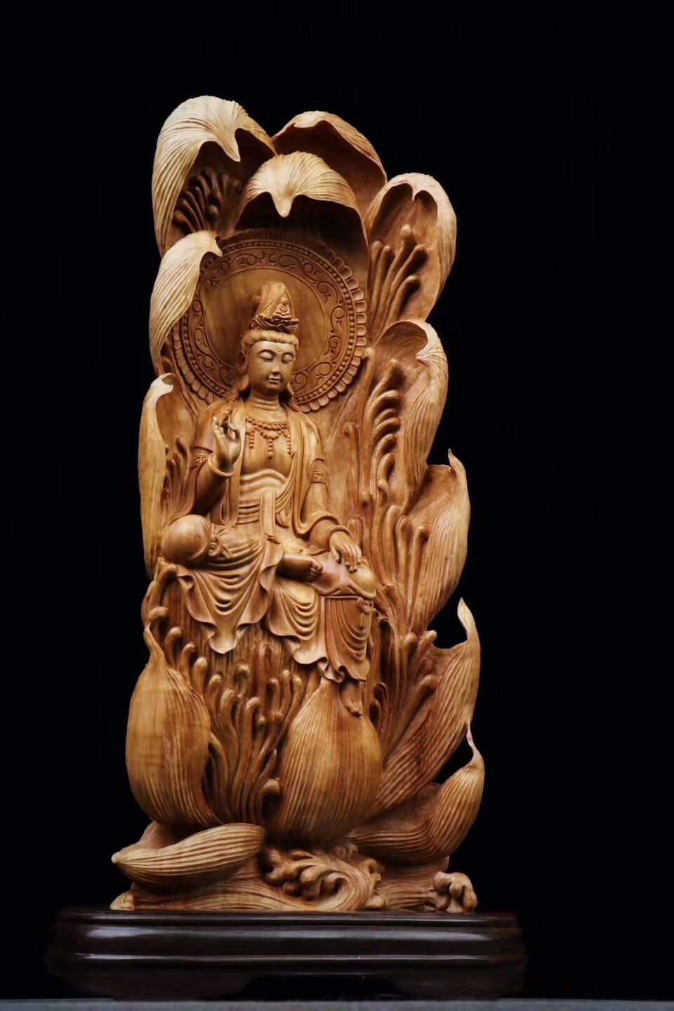 木雕用什么材质的最好,常见的木雕材料一般分为两大类