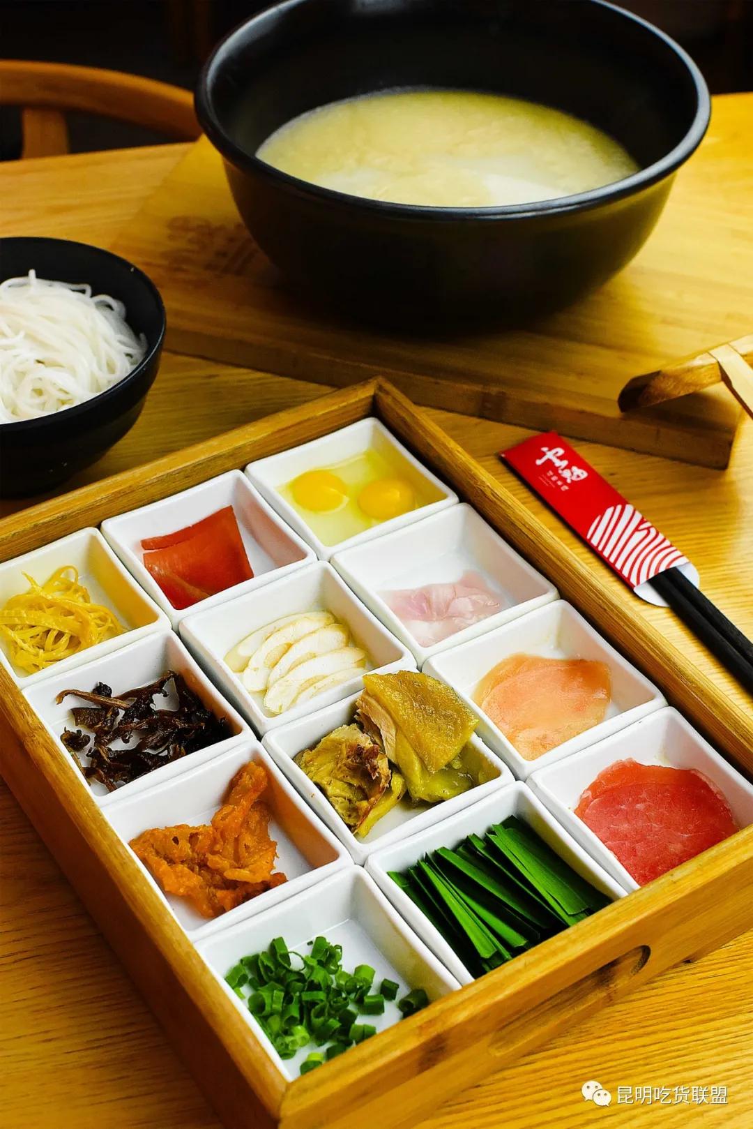 昆明老街附近哪家过桥米线好吃,昆明过桥米线百年老店哪家最正宗